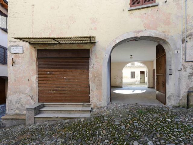 Palazzo in vendita a Comunità Montana Valli del Verbano, Castello Cabiaglio