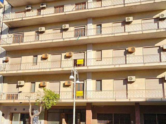 Palazzo in vendita a Calabria, Reggio Calabria