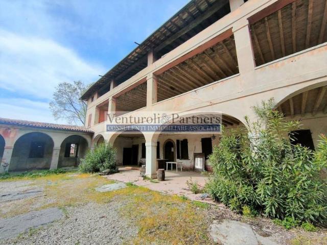 Palazzo in vendita a Lonato, Lombardia