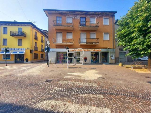 Palazzo in vendita a Lonato, Lombardia