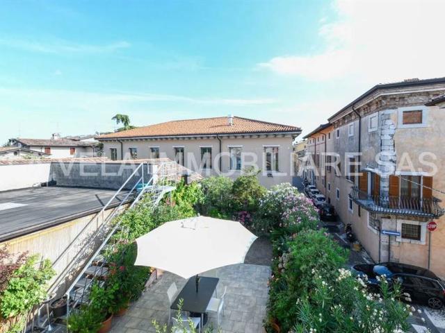 Palazzo in vendita a Lonato, Lombardia