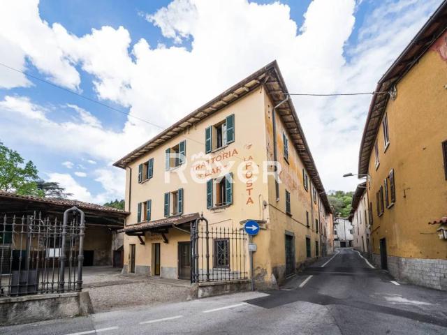 Palazzo in vendita a Longone Al Segrino, Lombardia
