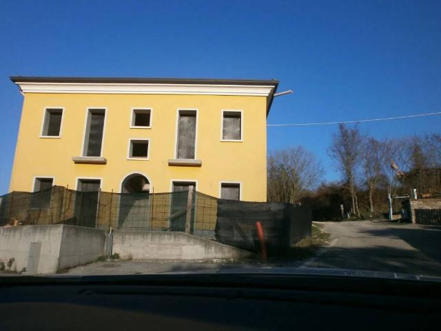 Palazzo in vendita a Lozzo Atestino, Padova