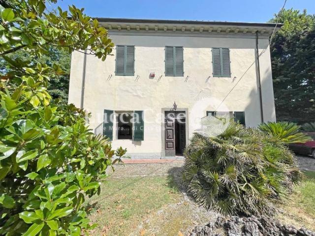 Palazzo in vendita a San Gemignano di Moriano, Bagni Di Lucca Ponte