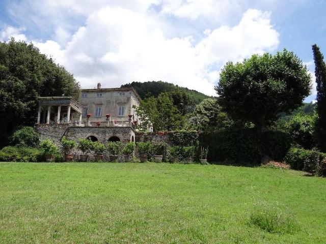 Palazzo in vendita a San Pancrazio, Lucca