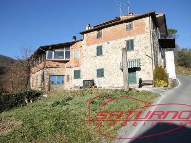 Palazzo in vendita a Bagni Di Lucca Ponte, Toscana