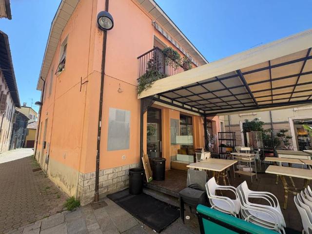 Palazzo in vendita a Lugagnano Val d'Arda, Piacenza