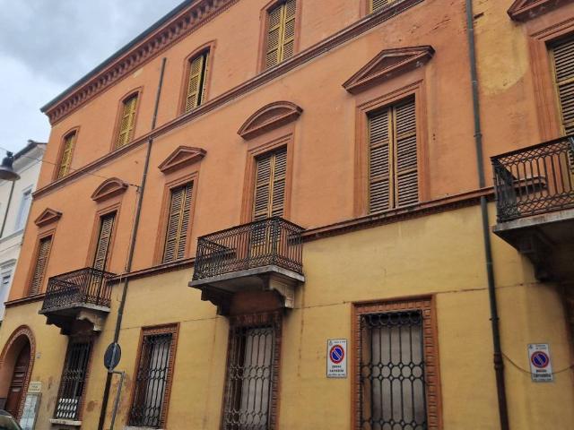 Palazzo in vendita a Unione dei comuni della Bassa Romagna, Lugo