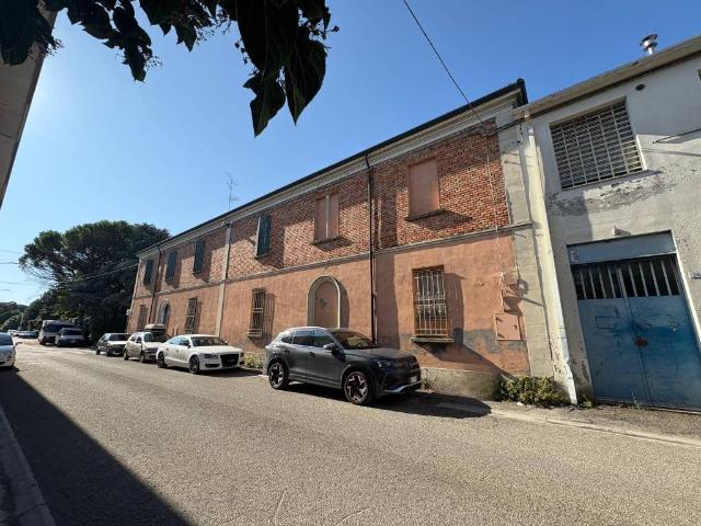 Palazzo in vendita a Unione dei comuni della Bassa Romagna, Lugo
