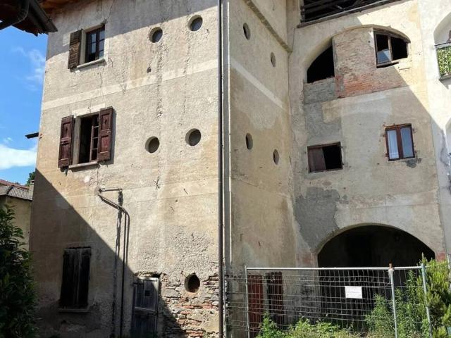 Palazzo in vendita a Luvinate, Lombardia
