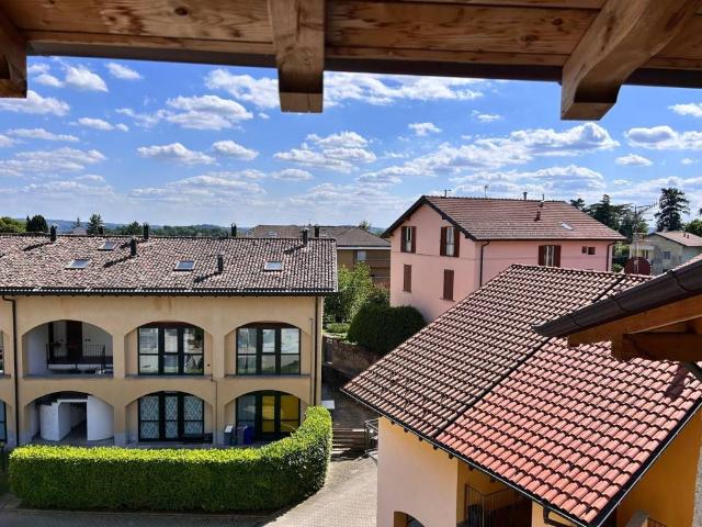 Palazzo in vendita a Luvinate, Lombardia