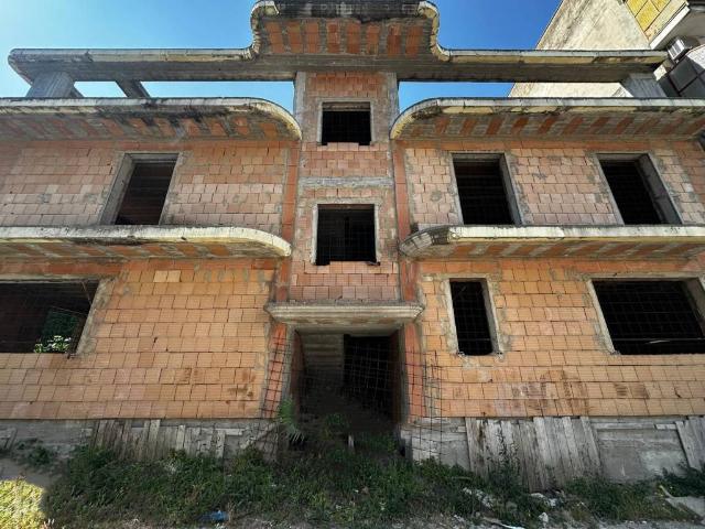 Palazzo in vendita a Maddaloni, Caserta