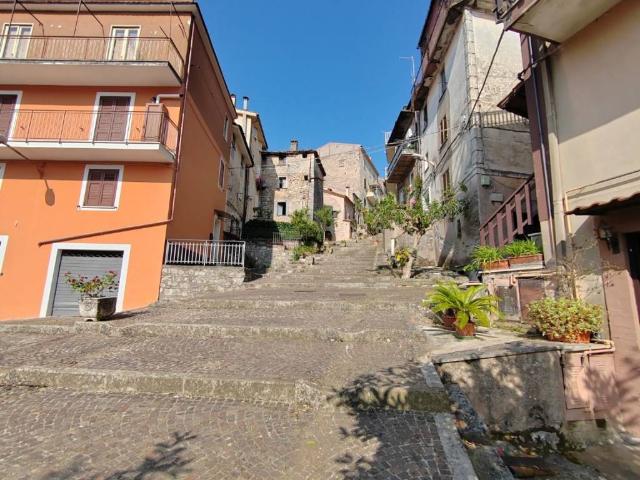 Palazzo in vendita a Vallecorsa, Lazio