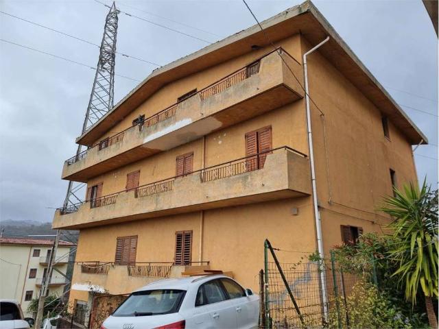 Palazzo in vendita a Calabria, Catanzaro
