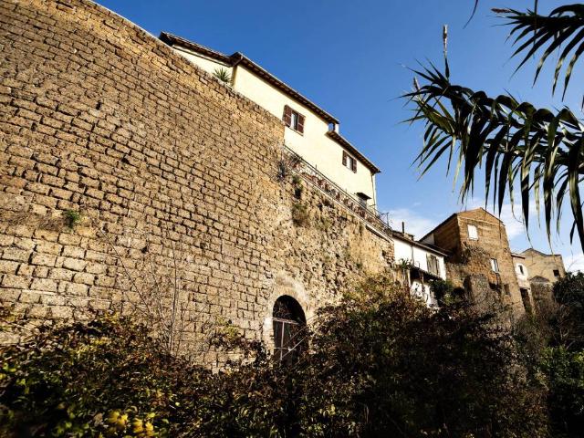 Palazzo in vendita a Magliano Sabina, Lazio