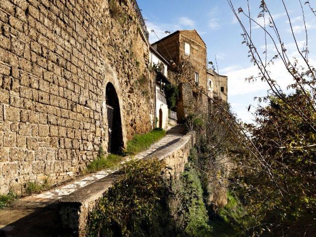 Palazzo in vendita a Magliano Sabina, Lazio