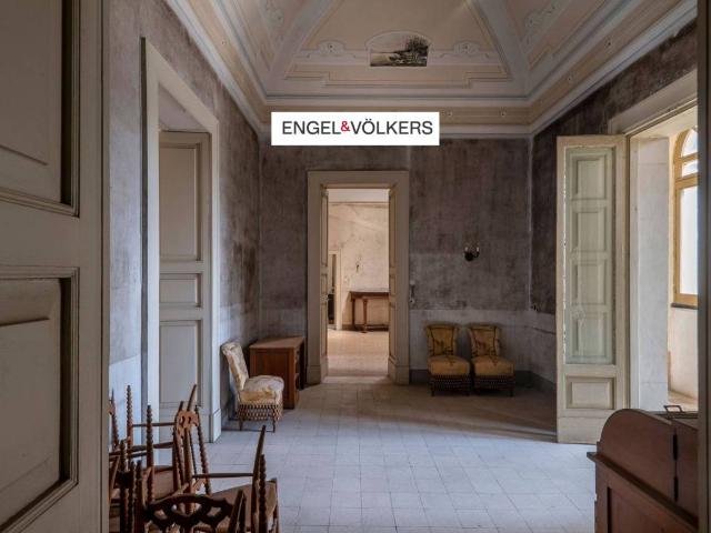 Palazzo in vendita a Maglie, Lecce