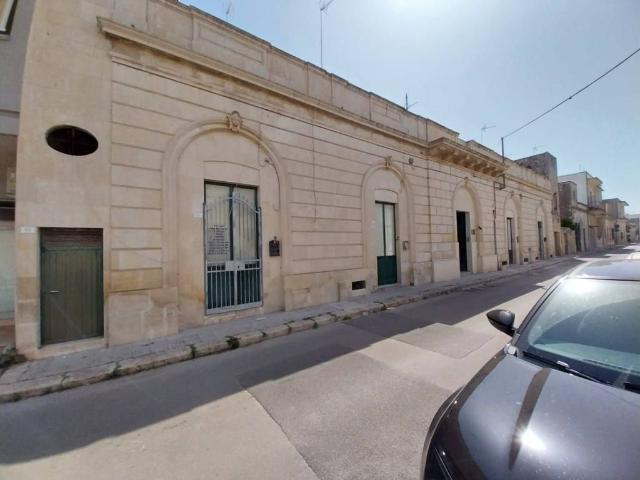 Palazzo in vendita a Puglia, Lecce