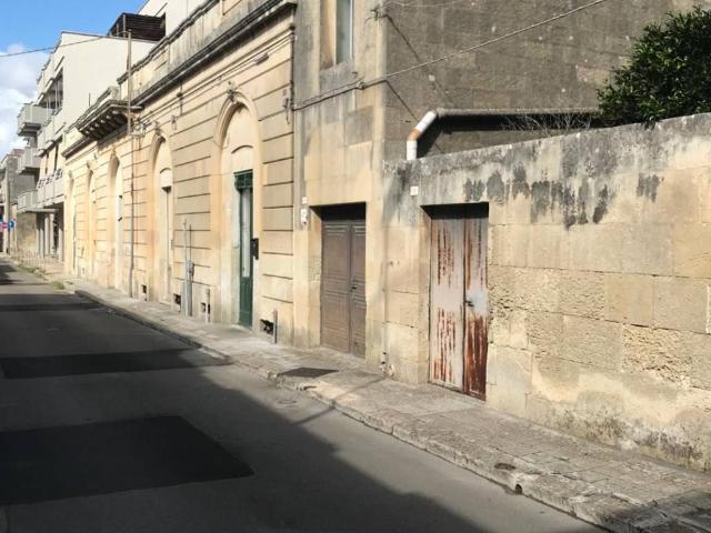 Palazzo in vendita a Puglia, Lecce