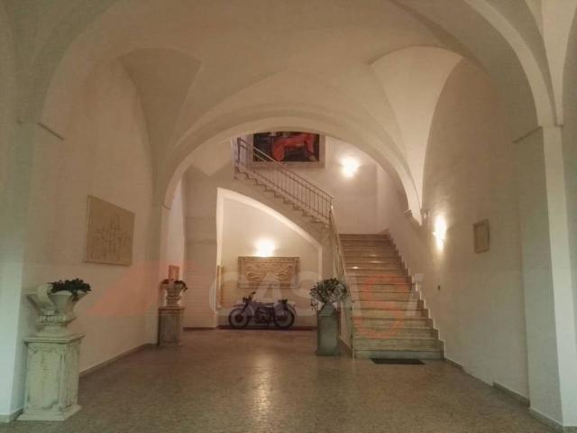 Palazzo in vendita a Puglia, Lecce