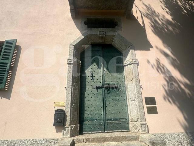 Palazzo in vendita a Magreglio, Lombardia