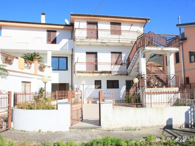 Palazzo in vendita a Calabria, Cosenza