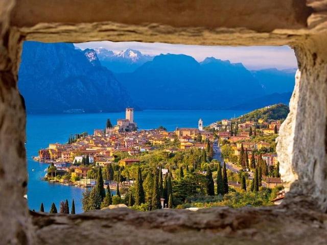 Palazzo in vendita a Torri Del Benaco, Veneto