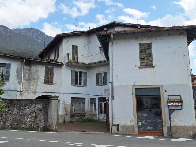 Palazzo in vendita a Mandello Del Lario, Lombardia