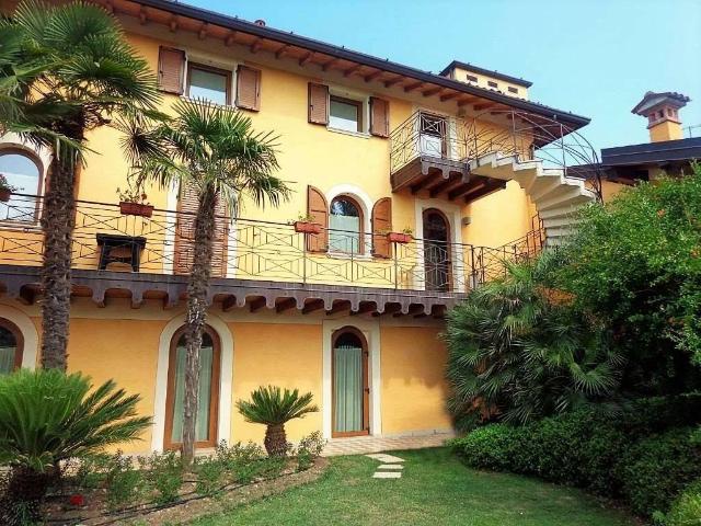 Palazzo in vendita a Crociale, Manerba Del Garda