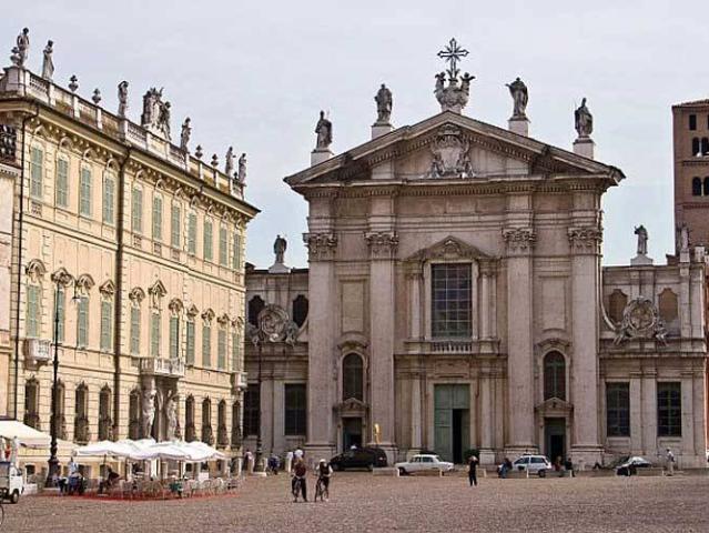 Palazzo in vendita a Valletta Paiolo, San Giorgio Di Mantova