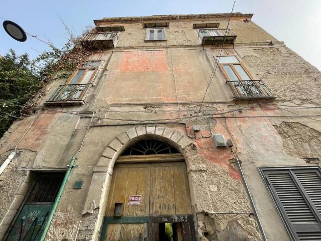 Palazzo in vendita a Marano Di Napoli, Napoli