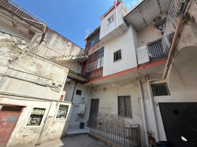 Palazzo in vendita a Marano Di Napoli, Campania