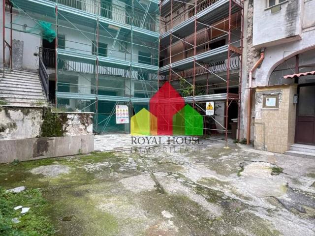 Palazzo in vendita a Marano Di Napoli, Campania