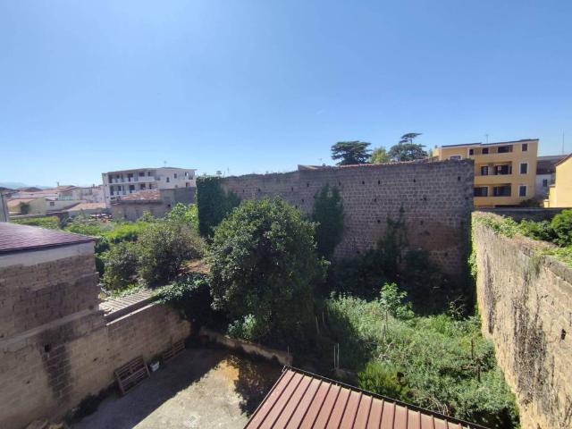 Palazzo in vendita a Marcianise, Campania