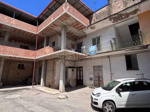 Palazzo in vendita a Pagani di Marcianise, Marcianise