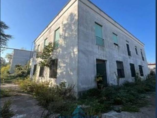 Palazzo in vendita a Località Aurno, Marcianise