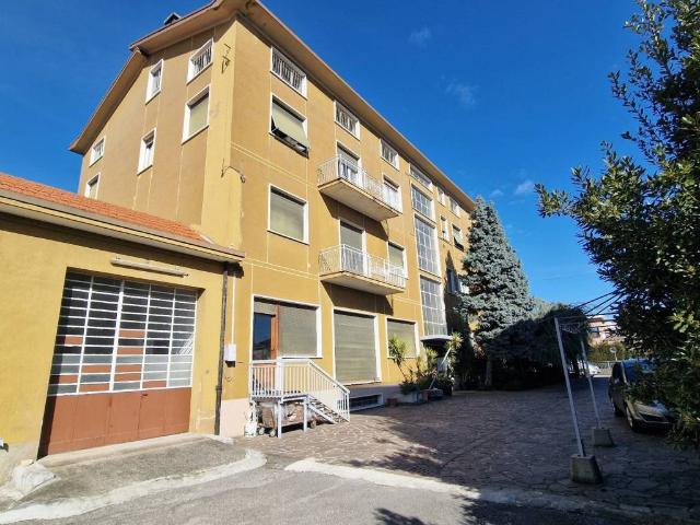 Palazzo in vendita a Mariano Comense, Lombardia
