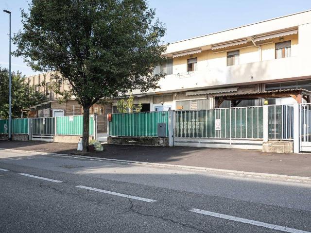 Palazzo in vendita a Mariano Comense, Lombardia