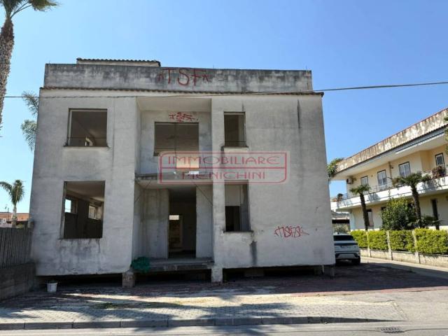 Palazzo in vendita a Marigliano, Campania