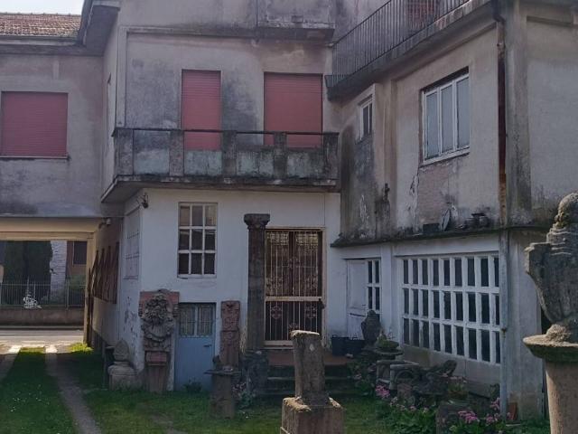 Palazzo in vendita a Nizzolina, Marnate