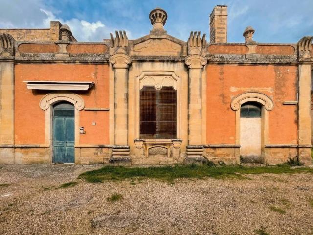 Palazzo in vendita a Puglia, Lecce
