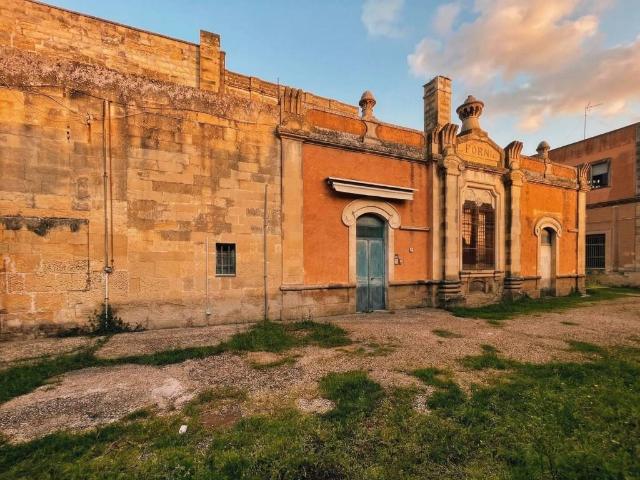 Palazzo in vendita a Puglia, Lecce
