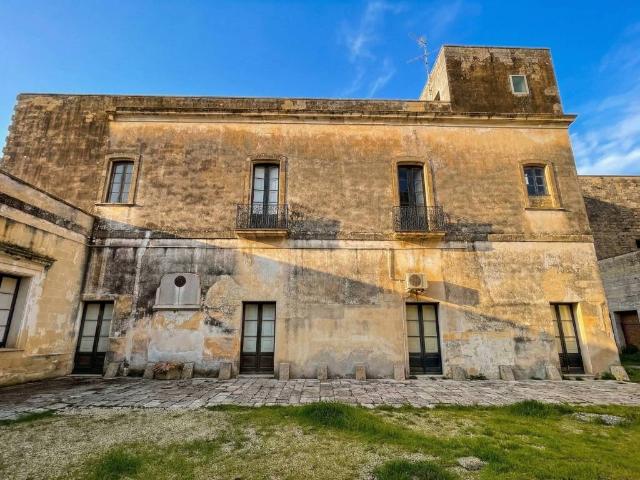 Palazzo in vendita a Puglia, Lecce