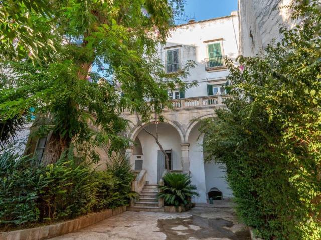Palazzo in vendita a Puglia, Taranto