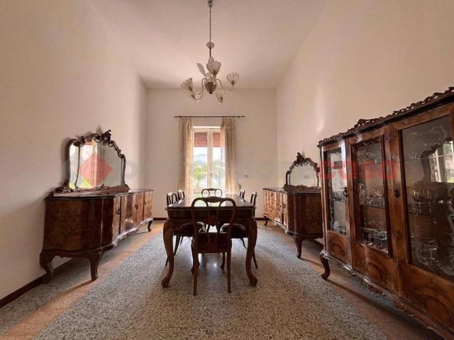 Palazzo in vendita a Puglia, Taranto