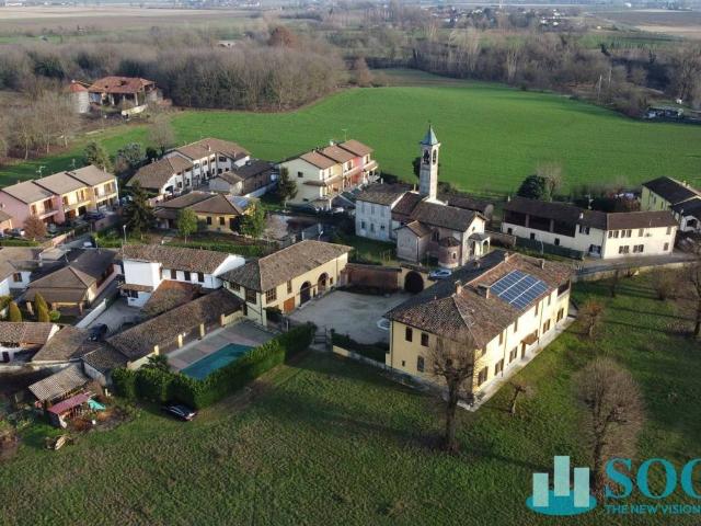 Palazzo in vendita a Marzano, Lombardia