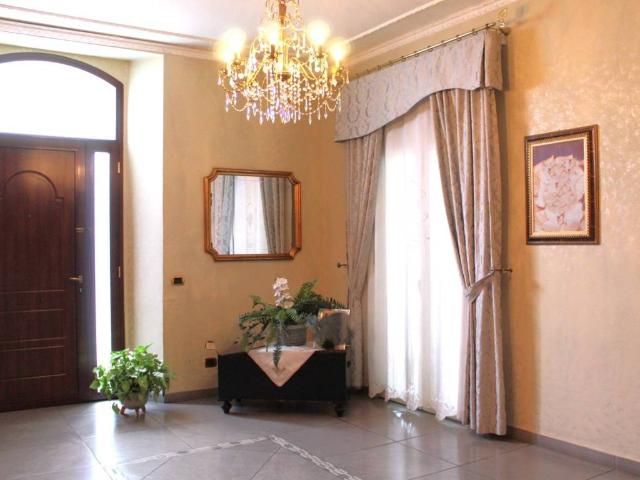 Palazzo in vendita a Mascali, Sicilia