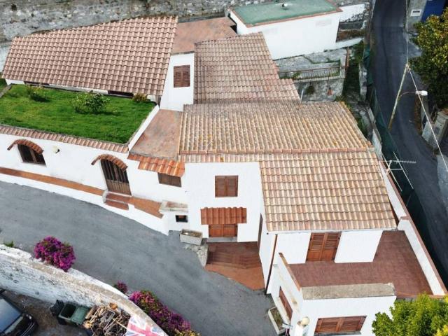 Palazzo in vendita a Massa Lubrense, Napoli