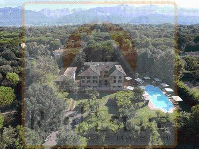 Palazzo in vendita a Poveromo, Marina Di Massa