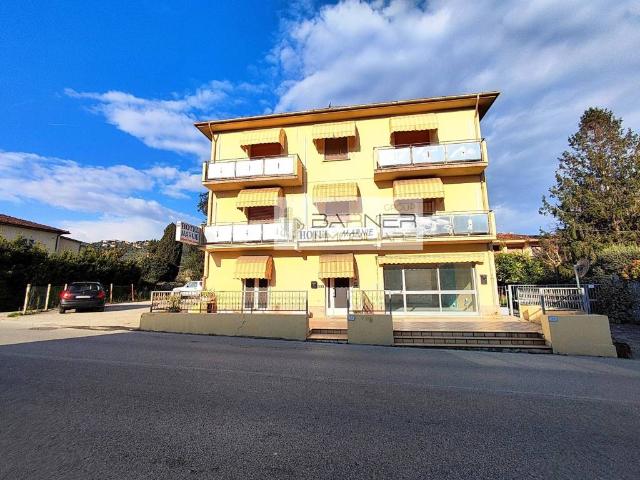 Palazzo in vendita a Massarosa, Toscana